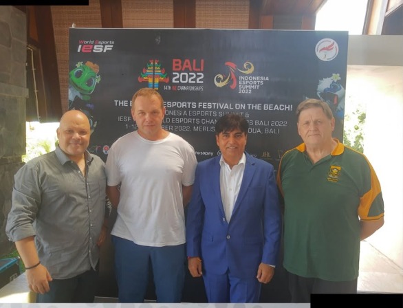 Integrantes do BRICS Esports em Bali, 2022