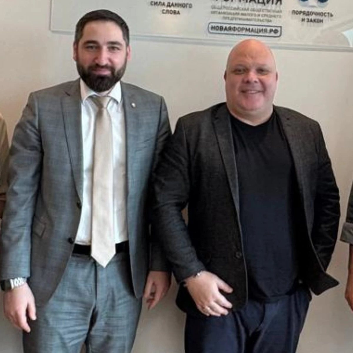 Daniel Cossi e o chairman da Novaya Formatsiya