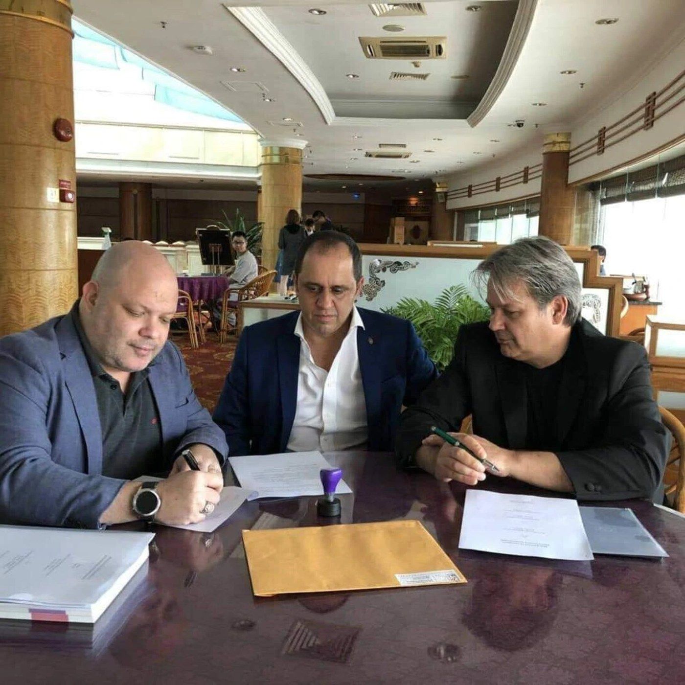 Assinatura em Zhuhai